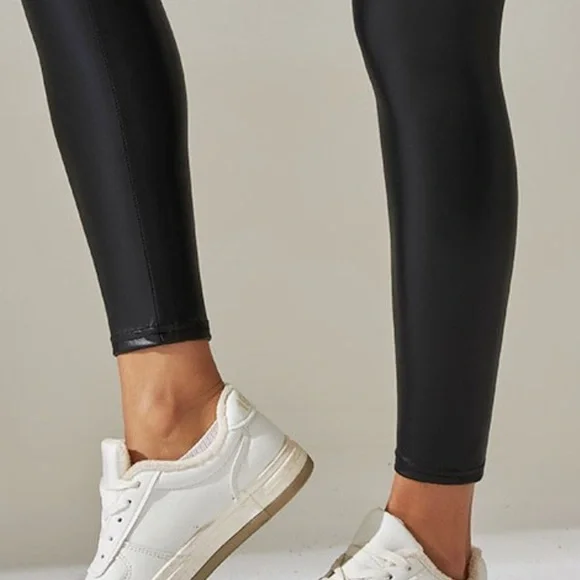 FAUX LEATHER HIGH WAISTED LEGGINGS - BLACK - Picture 7 of 9